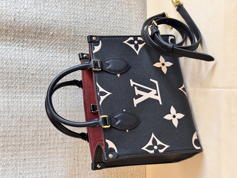 Onthego PM bicolor black | www.luxuryaccessoires.com